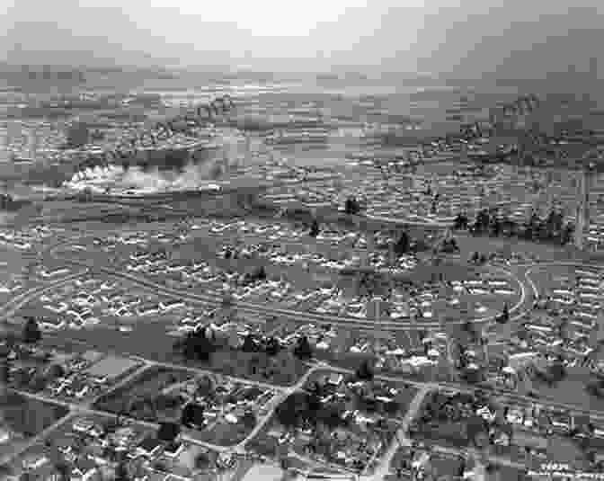 An Aerial View Of Vanport, Oregon, Showing Its Vast Housing Projects And Shipyard Facilities. Vanport (Images Of America) Zita Podany